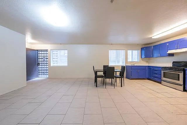 5231 Huntington Dr N #3 — Photo 16