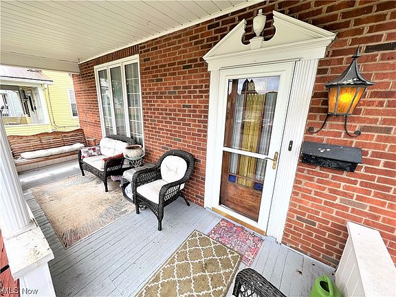 3rd image of 1509 Globe St