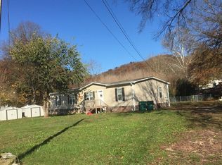 304 1st Ave, Poca, WV 25159