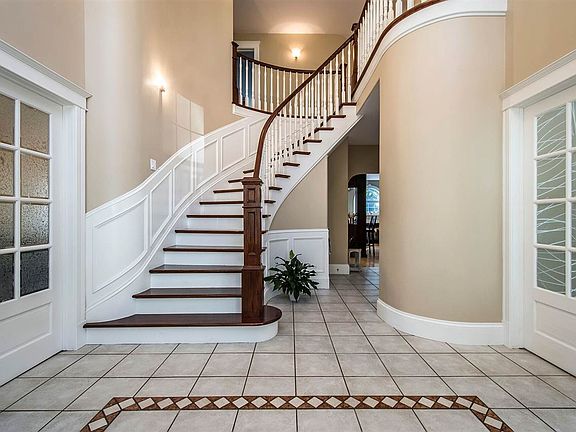 3rd image of 5668 Ogilvie St
