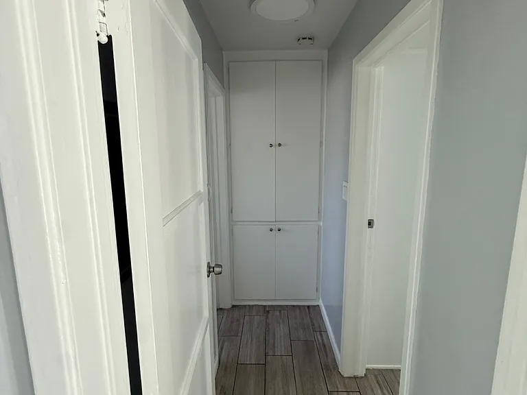 Brookshire Apts — Photo 6