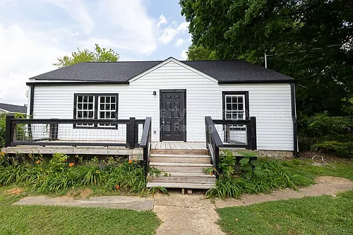 207 Napier St Photo 1