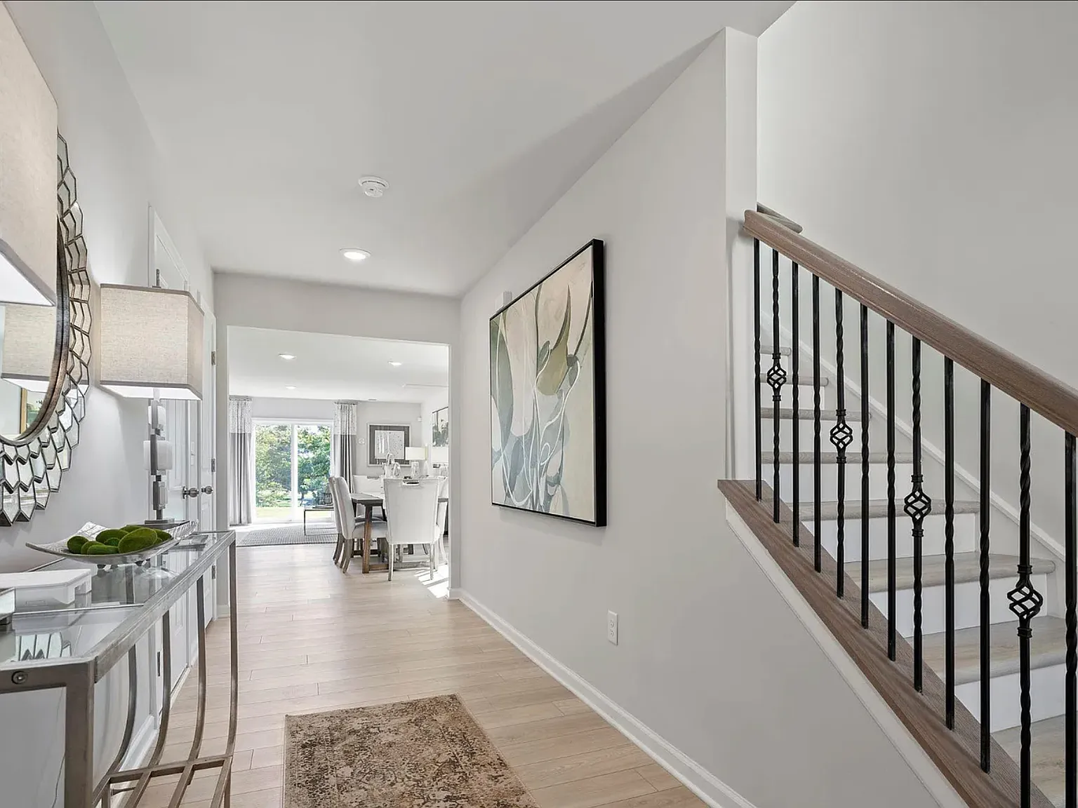 5 bed, 2577 sqft, $2,295 — Photo 2