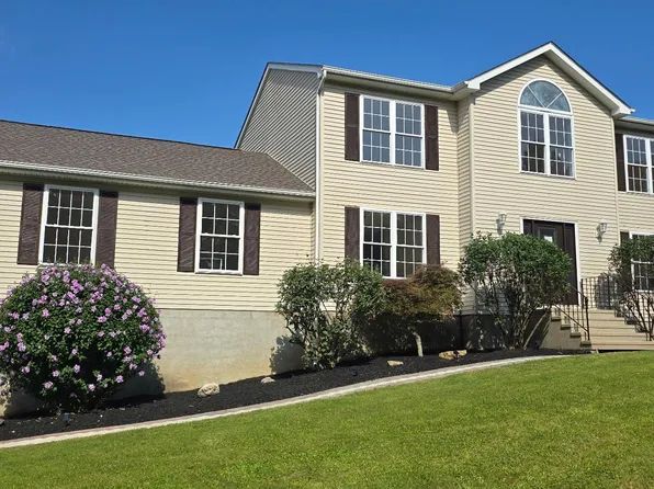 14 Storm Drive, Poughquag, NY 12570