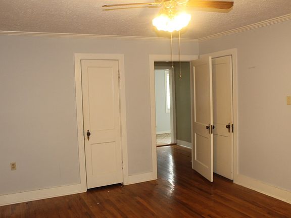 5th image of 1205 Wright St