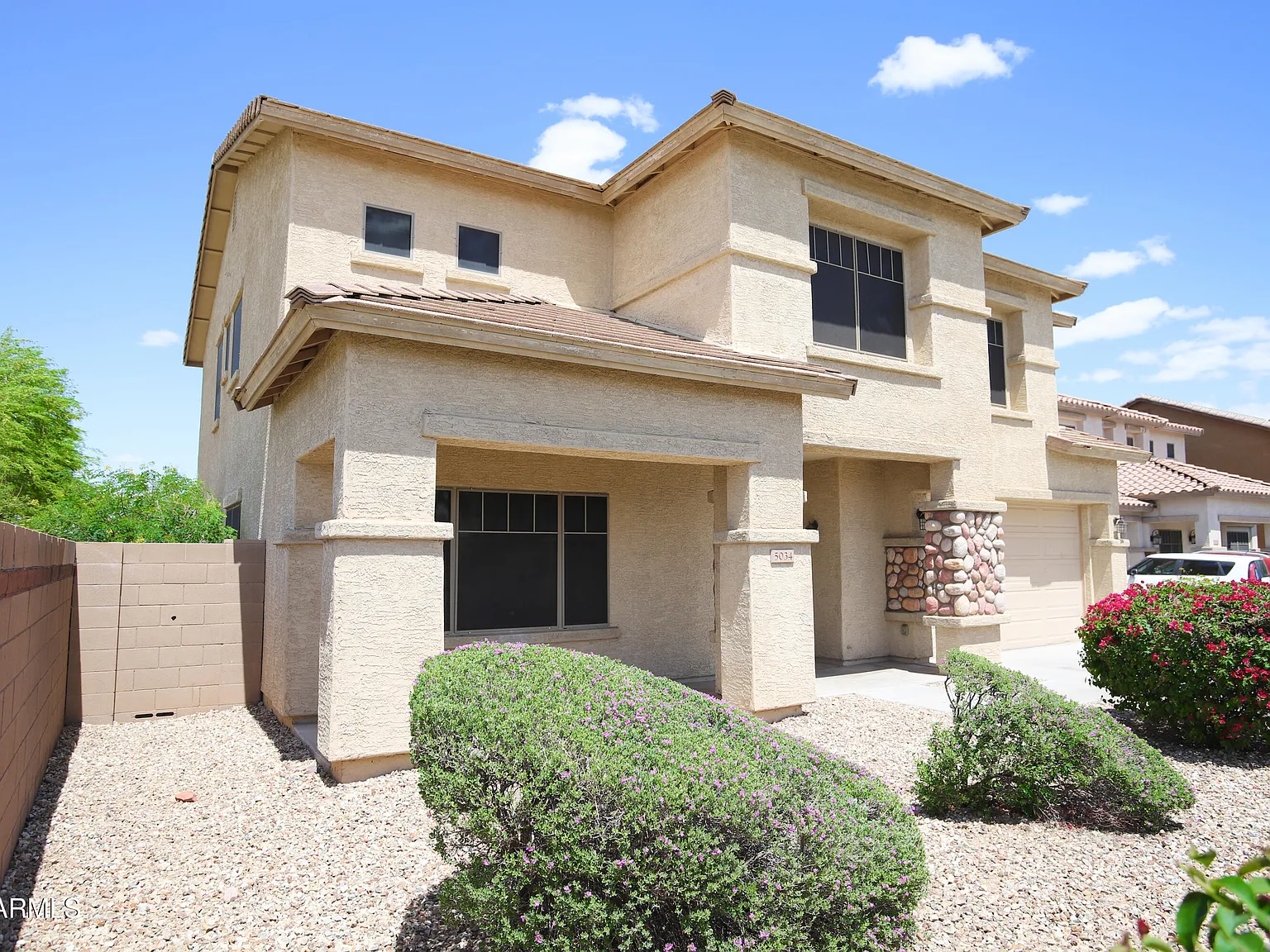 5 bed, 2.5 bath, 3120 sqft, $2,990 — Photo 2