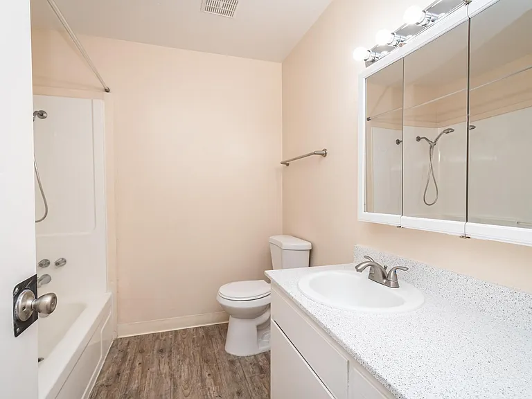 OakHill Townhomes — Photo 25