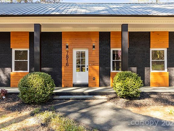 4th image of 7816 Wallace Ln