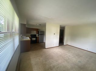 240 Hubbard St E #4, Carthage, SD 57323