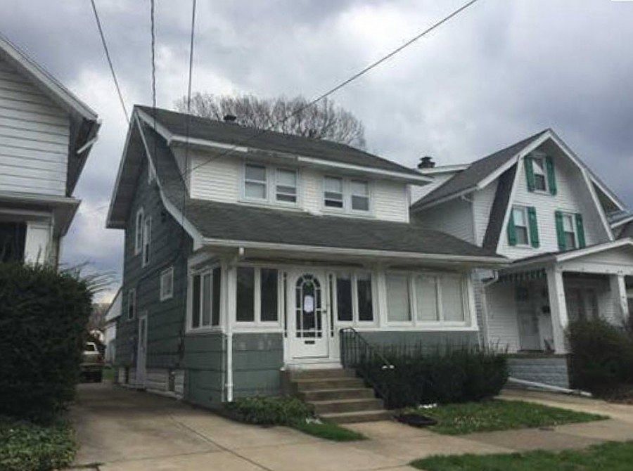 2nd image of 325 E 29th St