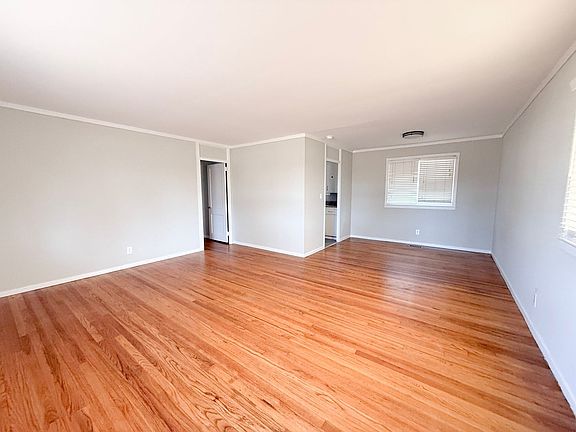4th image of 1117 Womack Ave