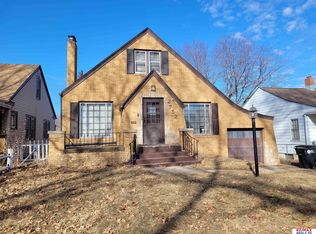 2752 Iowa St, Omaha, NE 68112