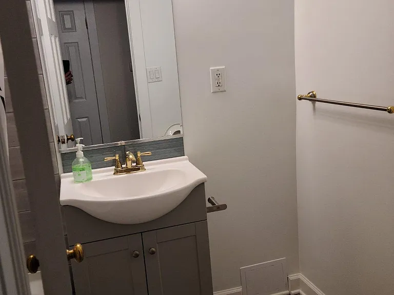 1017 W Clay St — Photo 5