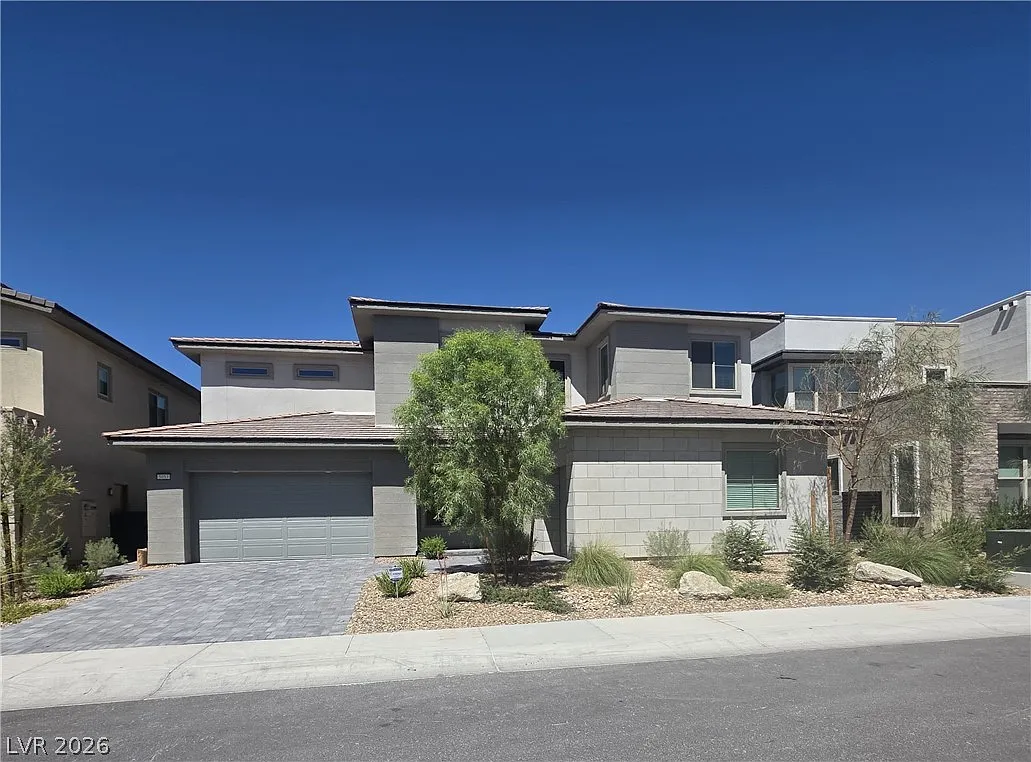 5 bed, 5.5 bath, 4650 sqft, $8,900 — Photo 1