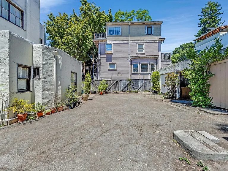 1619 Walnut St #C — Photo 12