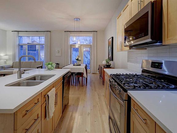 4th image of 57 NE Discovery Ridge Hl SW