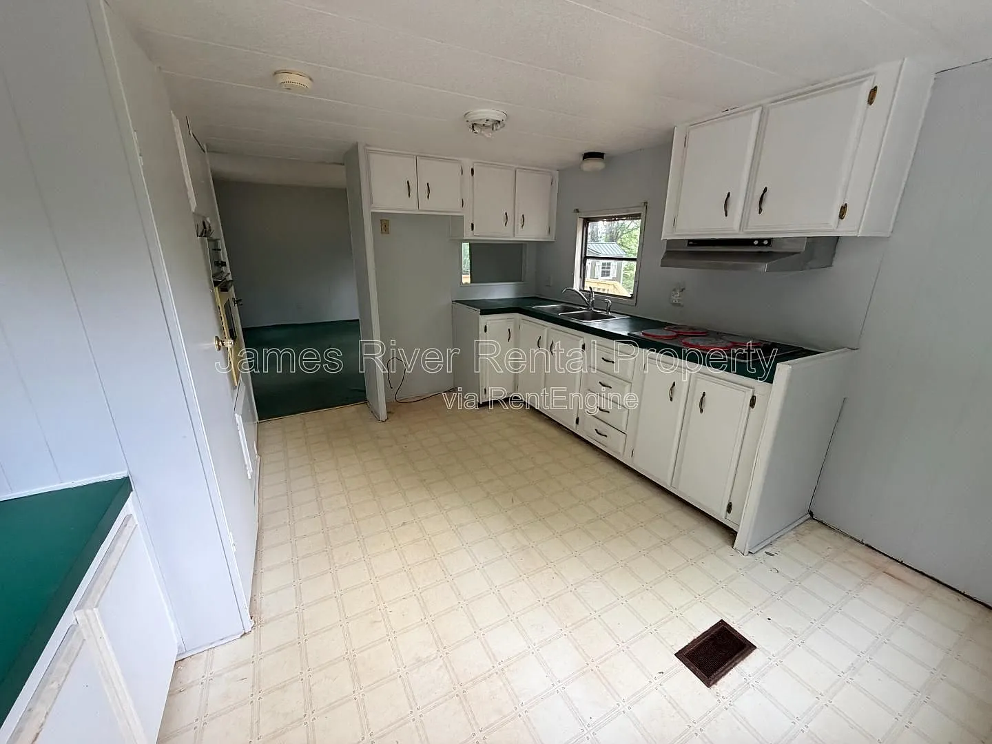 3 bed, 1.0 bath, 550 sqft, $795 — Photo 1