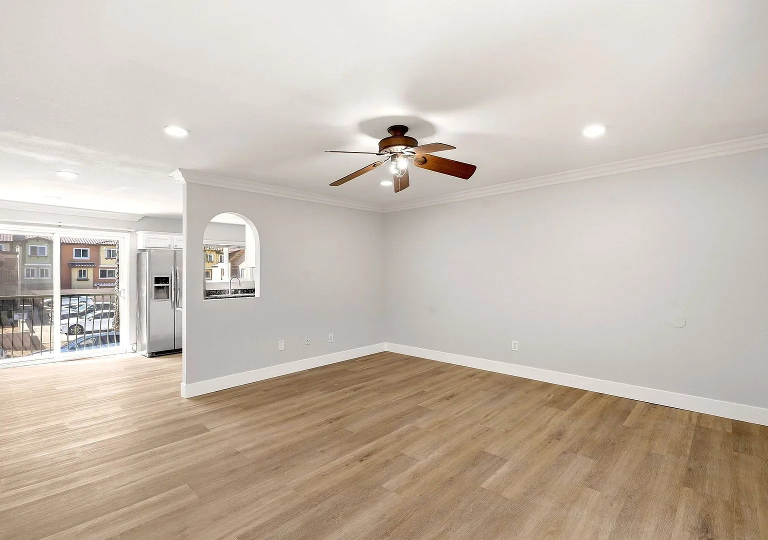 Completely Upgraded 3 Bedroom 2 Bath Condo W/ Laundry And Garage. Must See — Photo 3