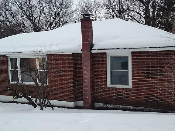 2nd image of 8 Frederick Ln