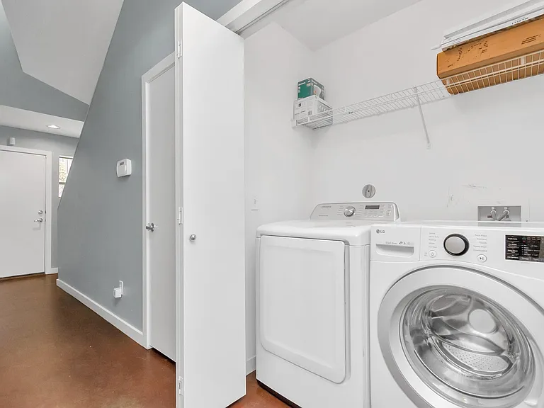 2605 Calumet St #38 — Photo 4