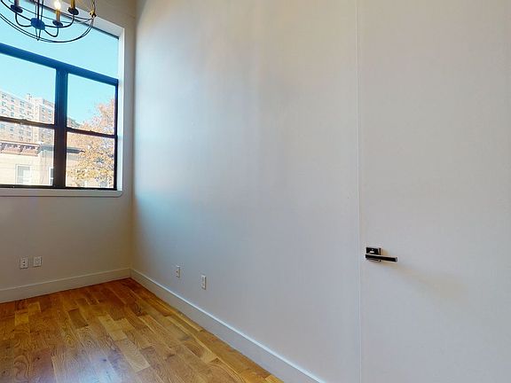 5th image of 374 Kosciusko St #514