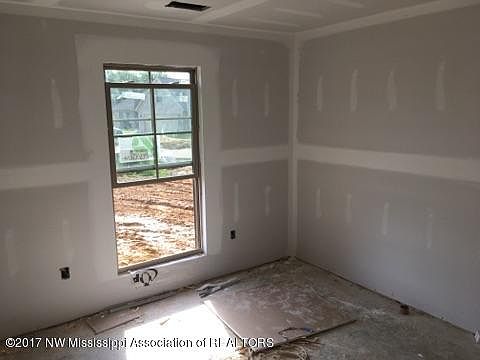 4th image of 102 Highland Dr