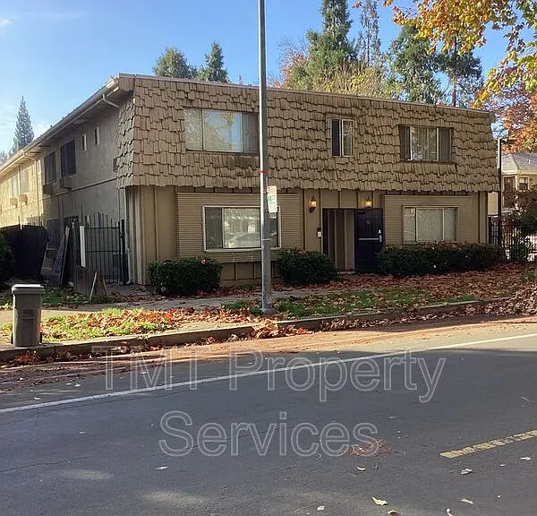 1816 F St #3 — Photo 1
