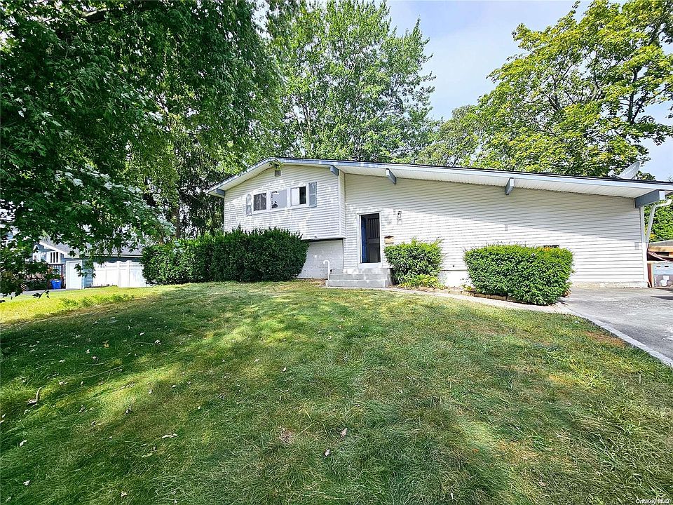 1st image of 120 W Court Drive