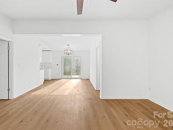 5th image of 8122 Strawberry Point Dr