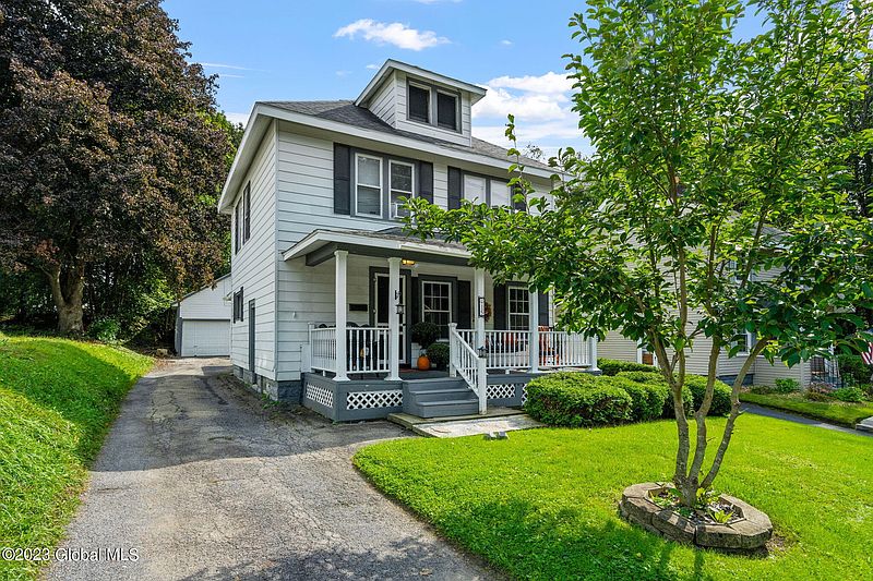 4th image of 15 Henrietta Blvd Boulevard