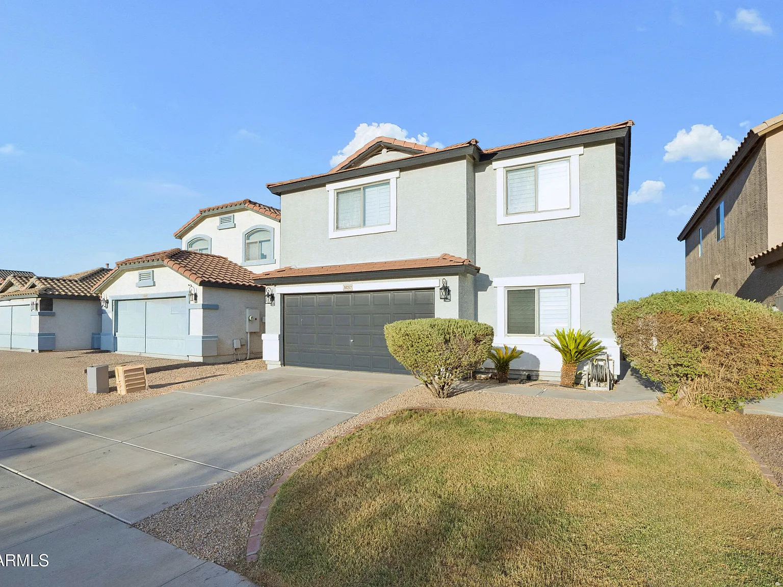 4 bed, 2.5 bath, 2185 sqft, $2,700 — Photo 2