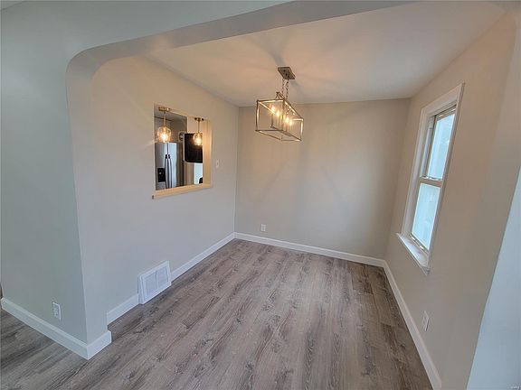 3rd image of 9717 Echo Ln