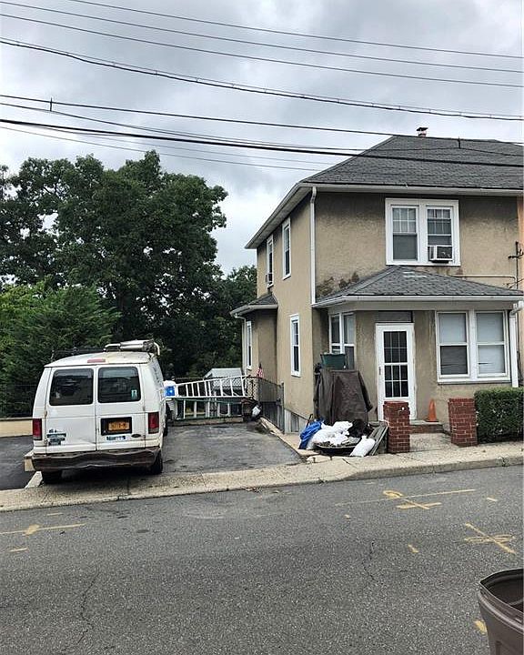 1st image of 11 Franklin St