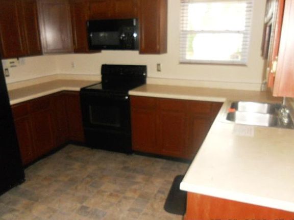 3rd image of 7751 Chatham Ct S