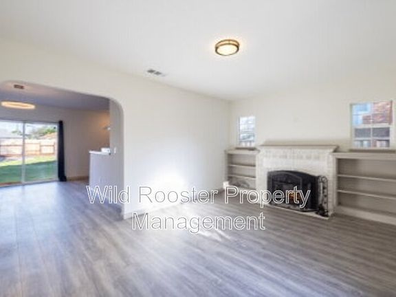 4th image of 3740 Jeffrey Ave