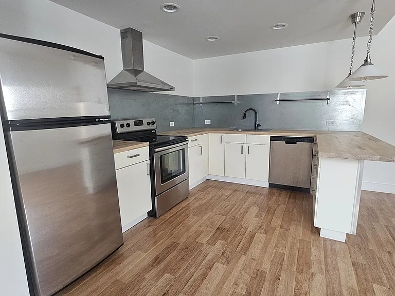 1590 Adams St #202 — Photo 22