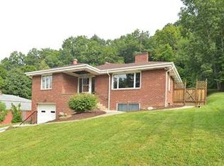 760 Darlington Rd, Carnegie, PA 15106