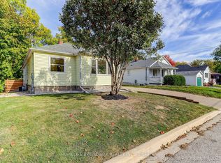 305 Andrew St, Newmarket, ON L3Y 1H1