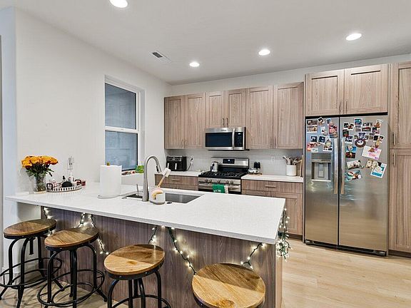 4th image of 960 Heritage Dr #54