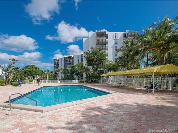 3rd image of 20400 W Country Club Dr APT 819