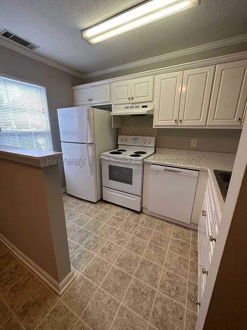 2 bed, 1.5 bath, 1120 sqft, $1,335 — Photo 4