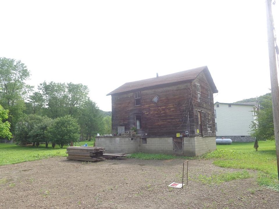 2nd image of 1663 Sportsburg Rd