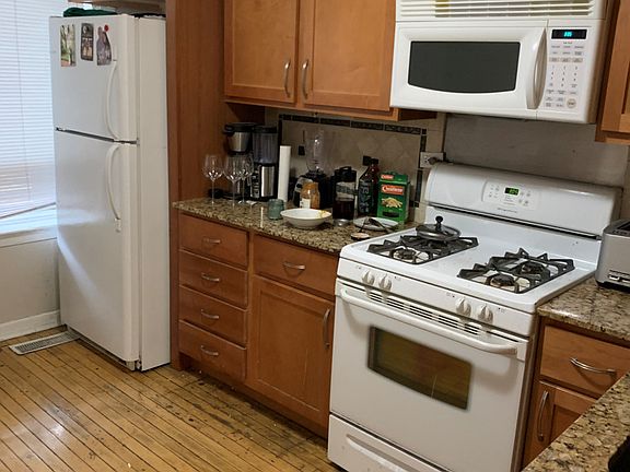 5th image of 932 W Montana St APT 1