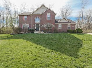 8889 Wildfire Ct, Centerville, OH 45458