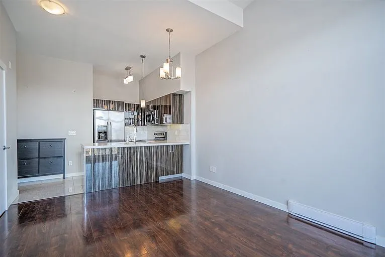1 bed, 1.0 bath, 555 sqft, $1,900 — Photo 3