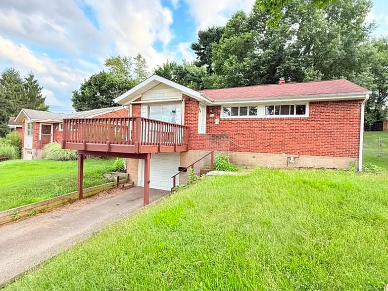 129 Windsor Dr — Photo 15