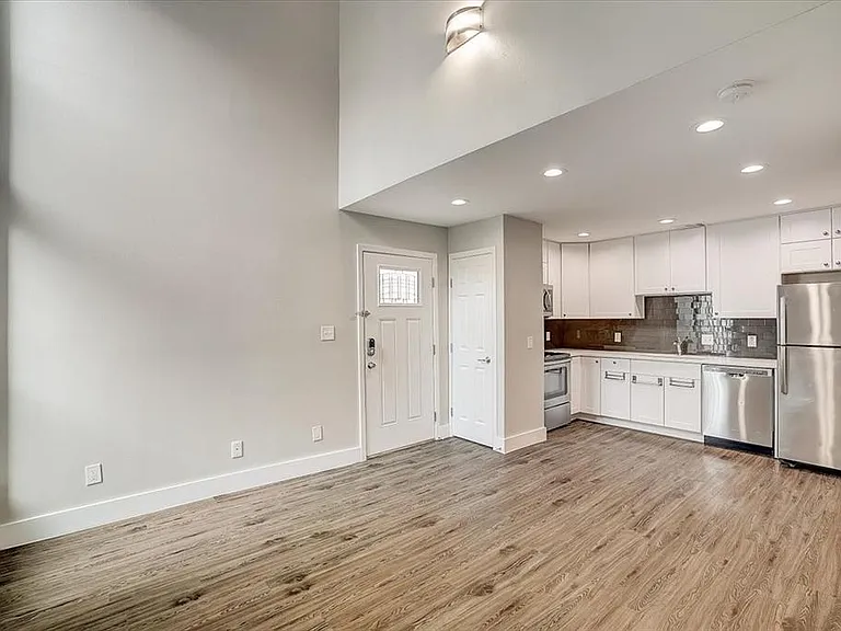 935 La Posada Dr #222 — Photo 7