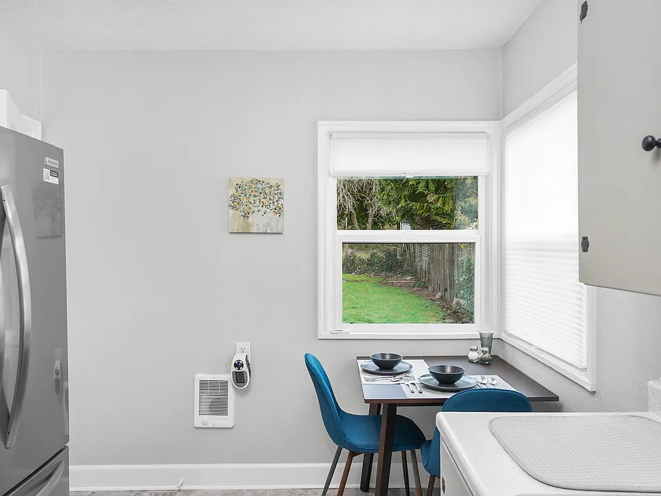 Stoneway Dr NW