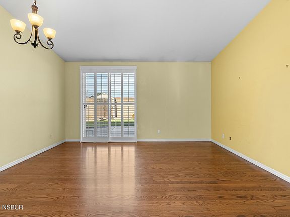 4th image of 2617 Santa Barbara Dr