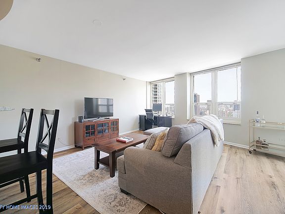 4th image of 345 N La Salle Dr #2602